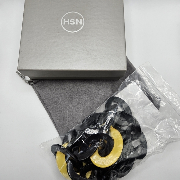 NEW Rara Avis by Iris Apfel Black & Yellow Acrylic Chain Statement Link Necklace - Picture 5 of 6